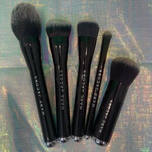 Marc Jacobs Elegant Black Brush Collection